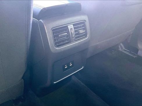 Used 2024 Nissan Rogue SV image 10