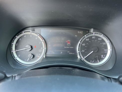 Used 2023 Toyota Highlander XLE FWD image 27