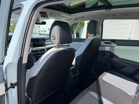 New 2026 Volkswagen Taos SE AWD/4WD image 18
