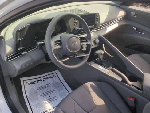 Certified 2026 Hyundai Elantra SE FWD image 12