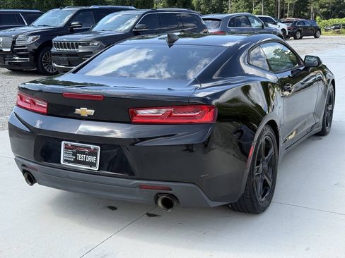 Used 2017 Chevrolet Camaro LT RWD image 4