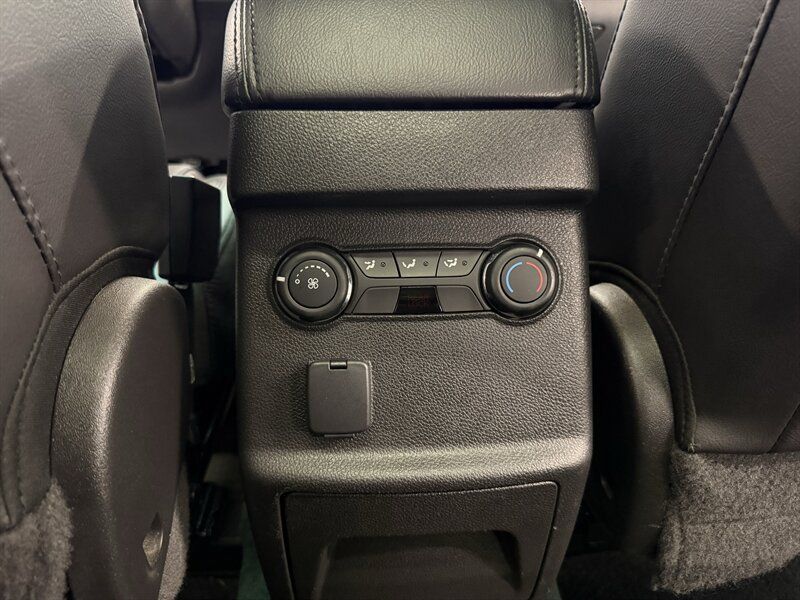 Used 2015 Ford Explorer XLT w/ Equipment Group 202B AWD/4WD image 40