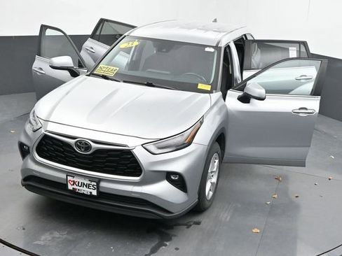 Used 2023 Toyota Highlander LE image 61