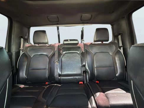 Used 2019 RAM 1500 Laramie AWD/4WD image 18