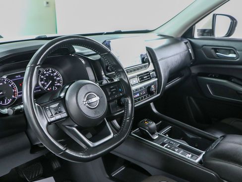 Used 2024 Nissan Pathfinder SL FWD image 22