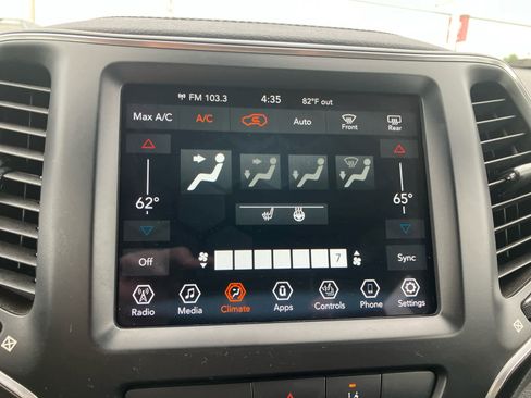 Used 2022 Jeep Cherokee Latitude Lux AWD/4WD image 19