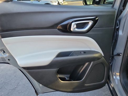 Used 2024 Jeep Compass Limited image 13