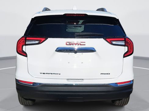 New 2024 GMC Terrain SLT image 6