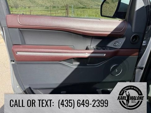 Used 2022 Ford Expedition Max Limited AWD/4WD image 12