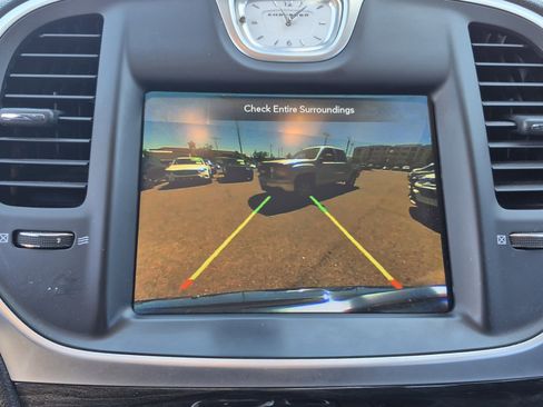 Used 2018 Chrysler 300 Touring L RWD image 30