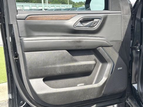 Used 2024 Chevrolet Tahoe High Country w/ Advanced Technology Package AWD/4WD image 16