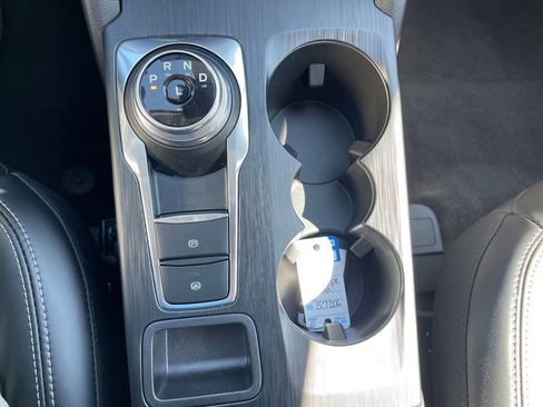 Used 2024 Ford Escape SE image 15