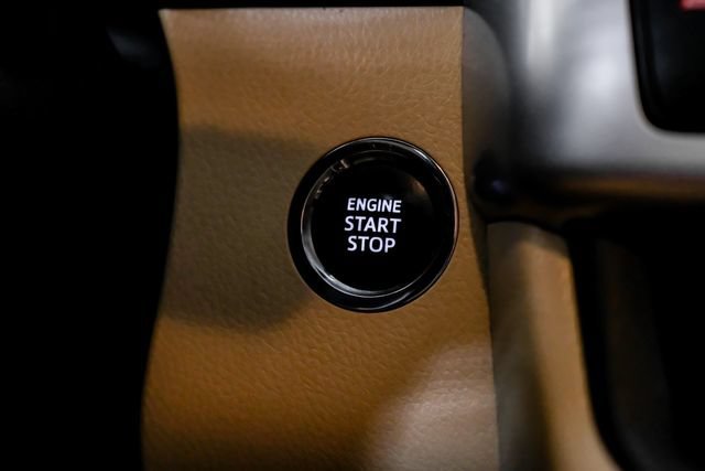 Used 2019 Toyota Highlander XLE FWD image 20