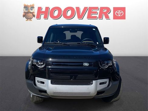 Used 2025 Land Rover Defender 110 S image 7