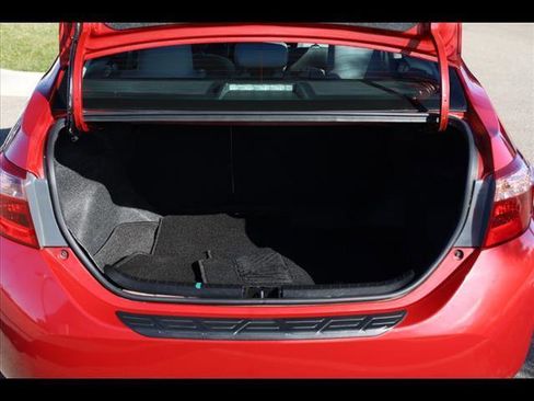 Used 2017 Toyota Corolla LE image 18