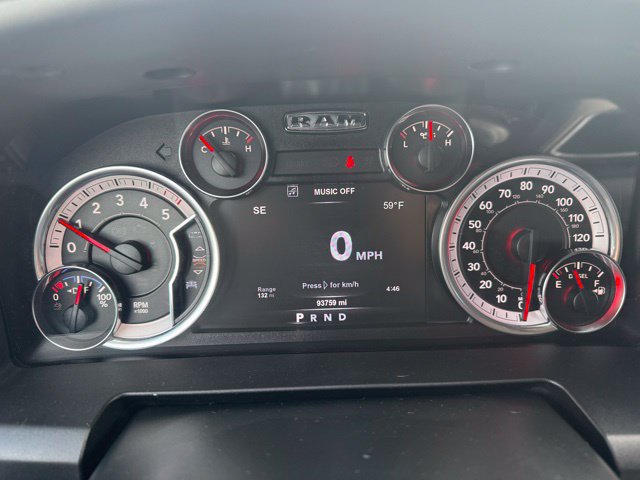 Used 2018 RAM 1500 Classic SLT w/ SLT Plus D←cor Group AWD/4WD image 23