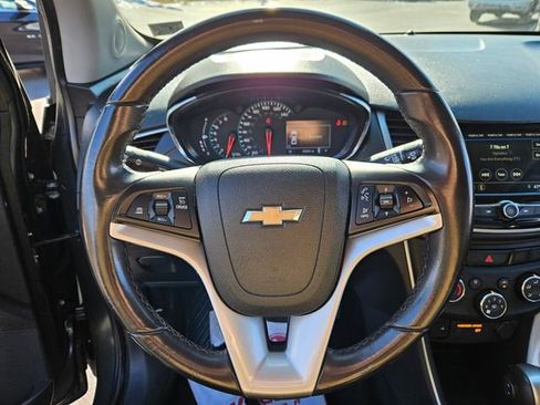 Used 2019 Chevrolet Trax LT w/ LT Convenience Package image 27