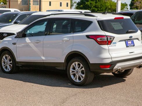 Used 2018 Ford Escape SE w/ SE Sync 3 Package FWD image 7