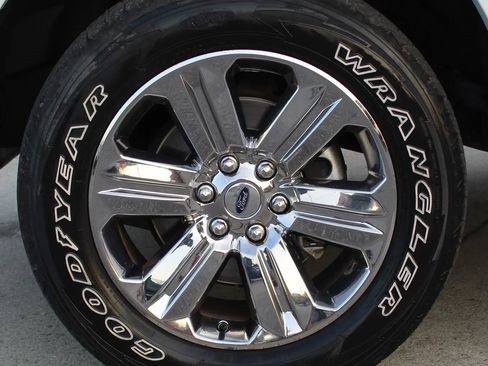 Used 2018 Ford F150 Lariat w/ Equipment Group 502A Luxury image 9