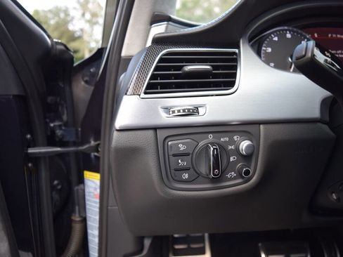 Used 2015 Audi S8 image 69