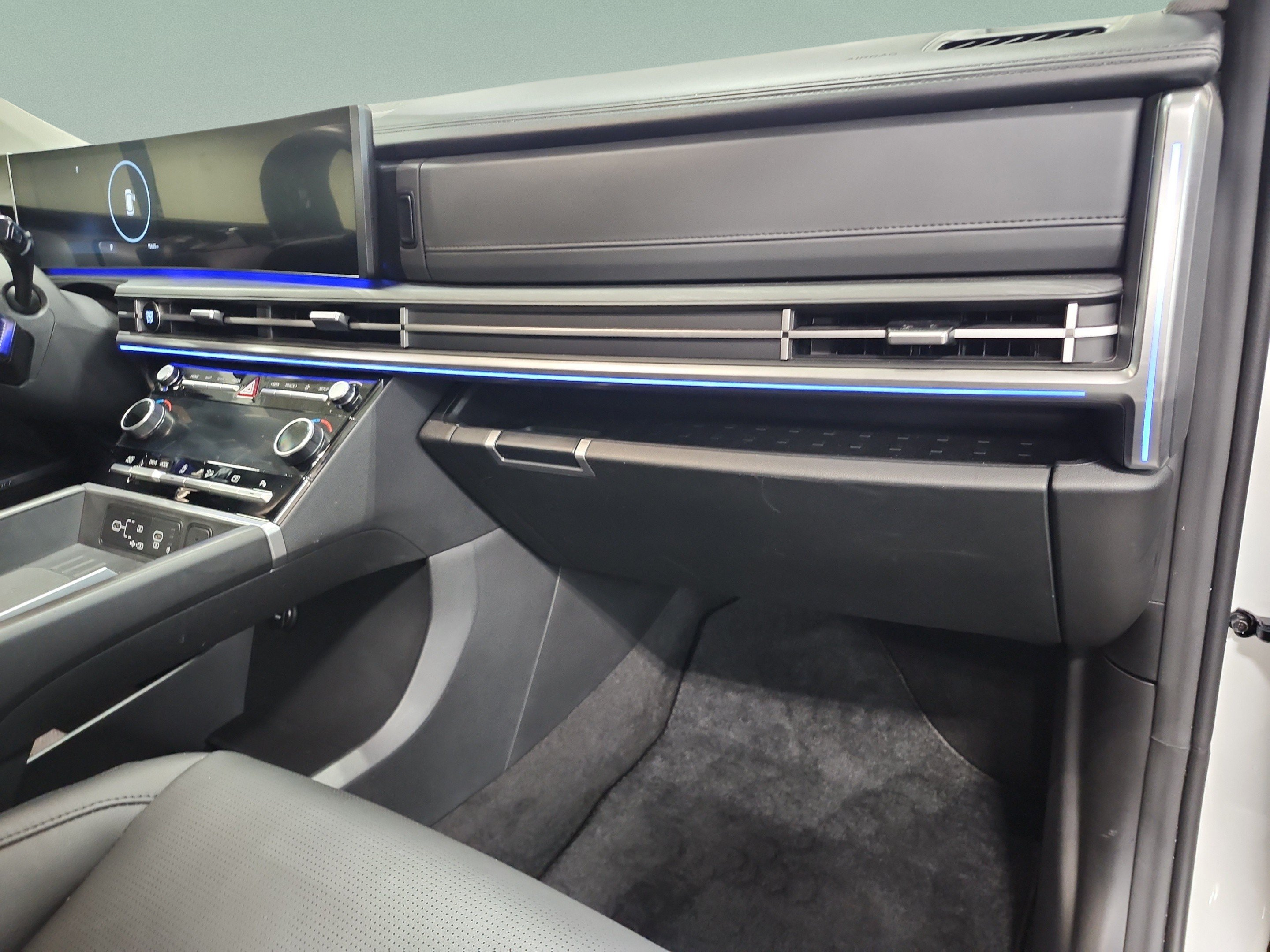 Certified 2025 Hyundai Santa Fe Limited FWD image 19