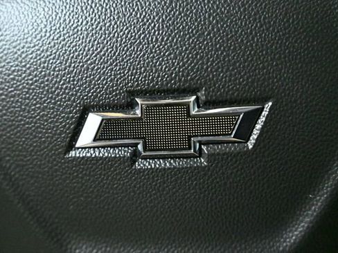 Used 2022 Chevrolet Bolt EUV LT w/ Comfort Package image 36