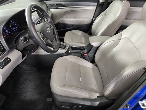 Used 2017 Hyundai Elantra Limited image 14