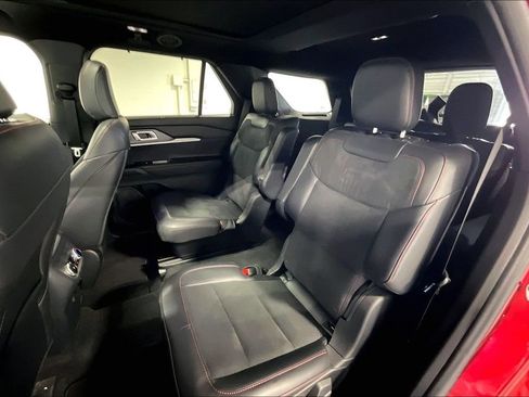 Used 2025 Ford Explorer ST image 35
