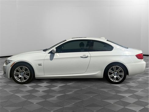 Used 2012 BMW 335i xDrive Coupe AWD/4WD image 2