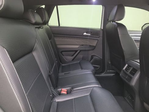 Used 2021 Volkswagen Atlas Cross Sport SEL R-Line image 19