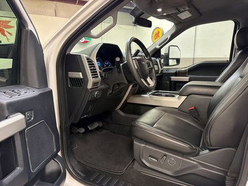 Used 2017 Ford F250 Lariat w/ Lariat Value Package AWD/4WD image 23