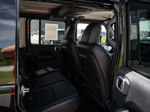 Used 2021 Jeep Wrangler Unlimited Rubicon 4xe w/ Cold Weather Group AWD/4WD image 20