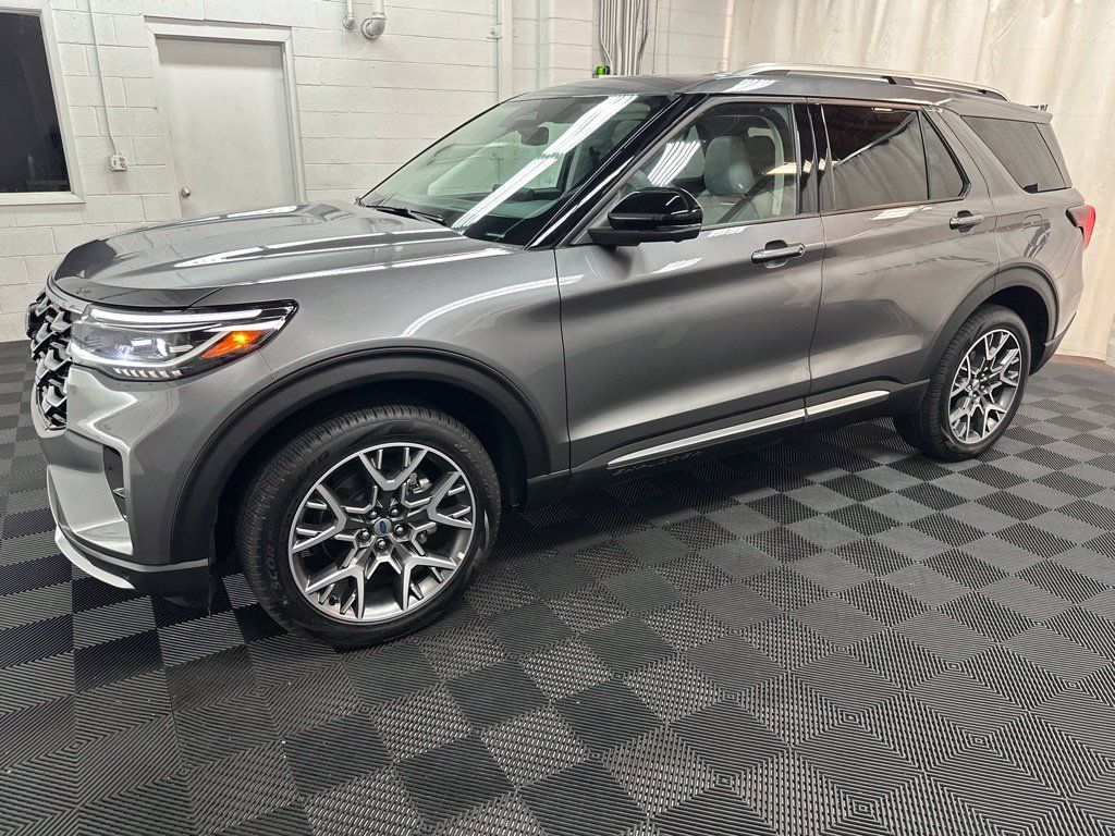 Used 2025 Ford Explorer Platinum w/ Ultimate Package AWD/4WD image 5