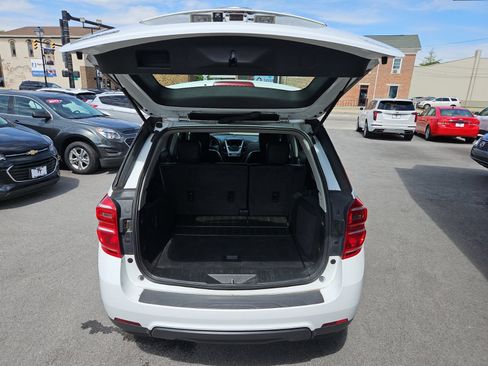 Used 2017 Chevrolet Equinox LS FWD image 18
