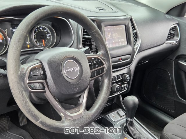Used 2019 Jeep Cherokee Latitude w/ Popular Appearance Group FWD image 8