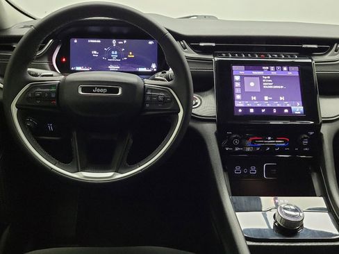 Used 2023 Jeep Grand Cherokee Laredo image 22