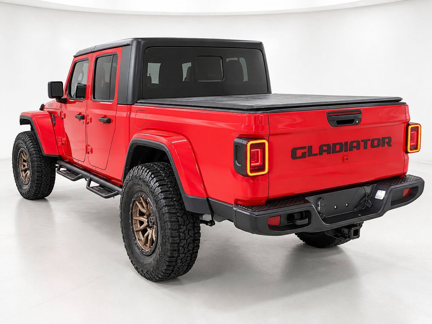 Used 2024 Jeep Gladiator Sport AWD/4WD image 2