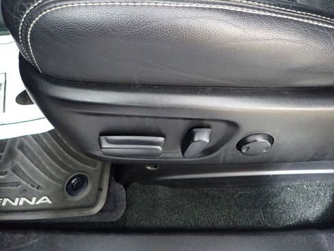 Used 2017 Toyota Sienna SE FWD image 24