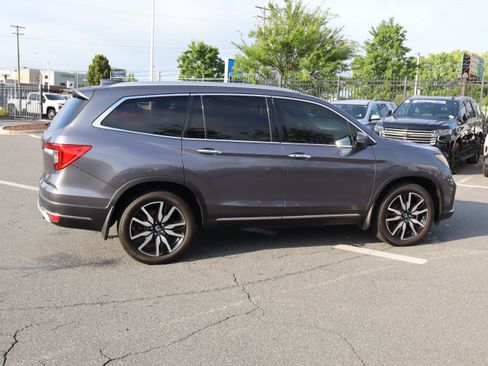 Used 2019 Honda Pilot Touring image 11