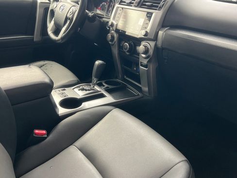 Used 2022 Toyota 4Runner SR5 Premium image 17