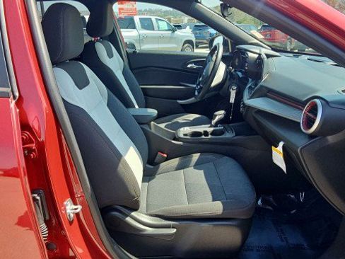 Used 2024 Chevrolet Trax RS w/ Driver Confidence Package FWD image 28
