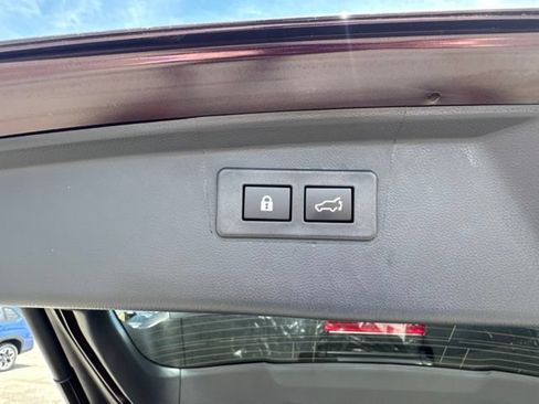 Used 2025 Subaru Outback Limited AWD/4WD image 18