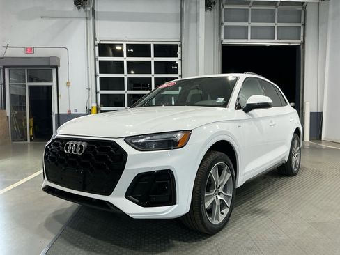 Used 2025 Audi Q5 2.0T Premium image 3