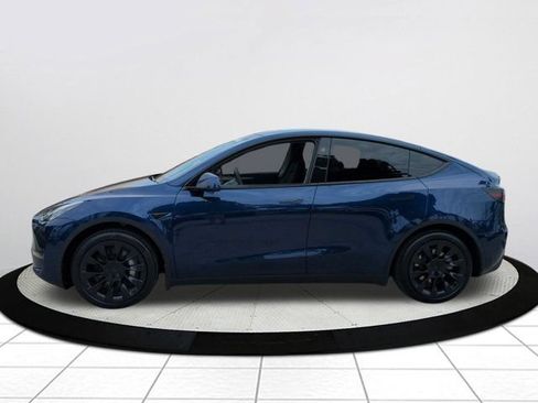 Used 2025 Tesla Model Y Long Range RWD image 6