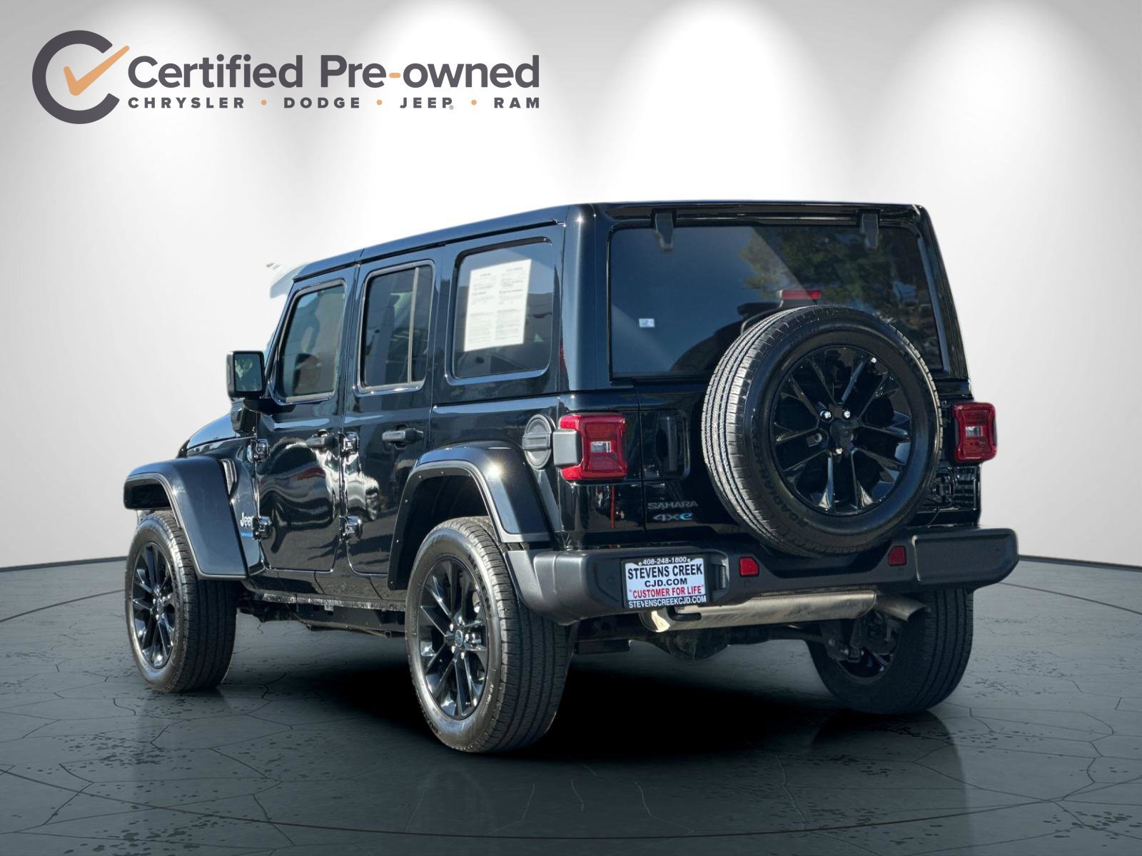 Used 2025 Jeep Wrangler Unlimited Sahara w/ Safety Group AWD/4WD image 6