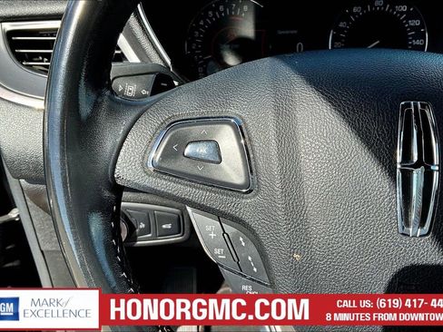 Used 2019 Lincoln MKC Reserve w/ MKC Technology Package FWD image 11