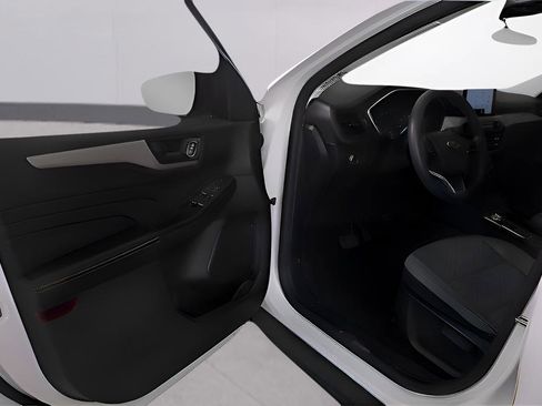 Used 2022 Ford Escape SE w/ SE Sport Appearance Package FWD image 27