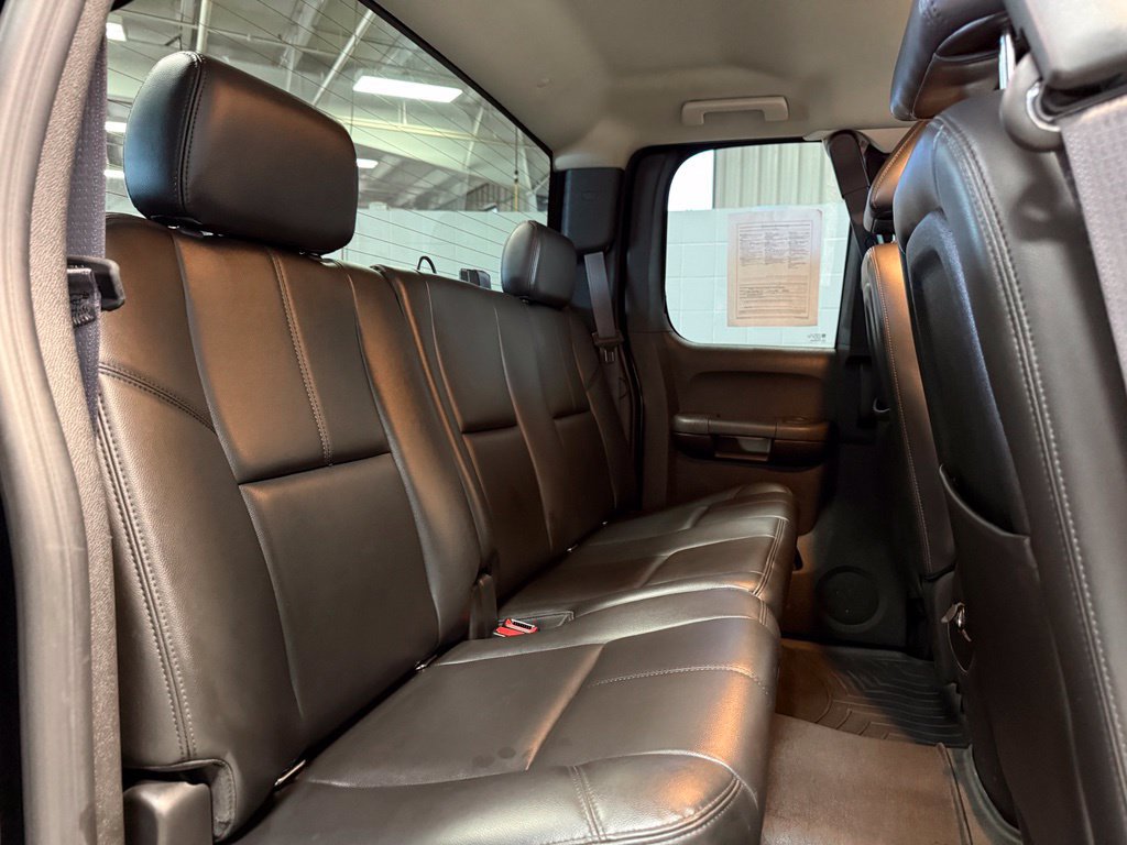 Used 2011 GMC Sierra 2500 SLT w/ SLT Convenience Package AWD/4WD image 23