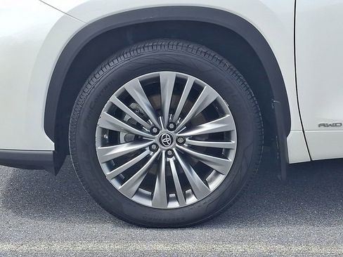 Used 2021 Toyota Highlander Platinum AWD/4WD image 8
