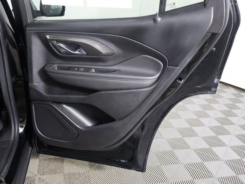 Used 2023 GMC Terrain SLT image 26